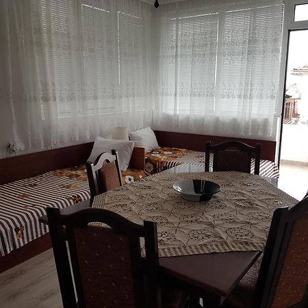 Megi Apartments Sozopol Luaran gambar